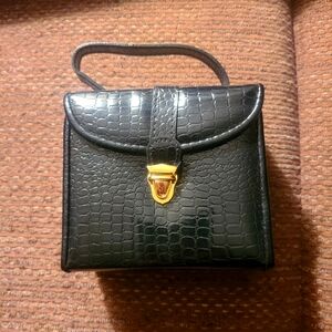 Elegant Black Crocodile-Embossed Jewelry Box